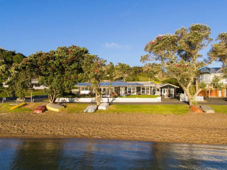 Last On The Strand, Russell - The Boathouse ภายนอก รูปภาพ